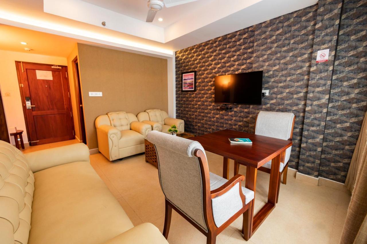 Отель Dev Residency Тривандрум Экстерьер фото